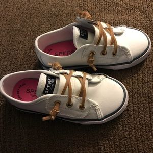 Toddler leather Sperry